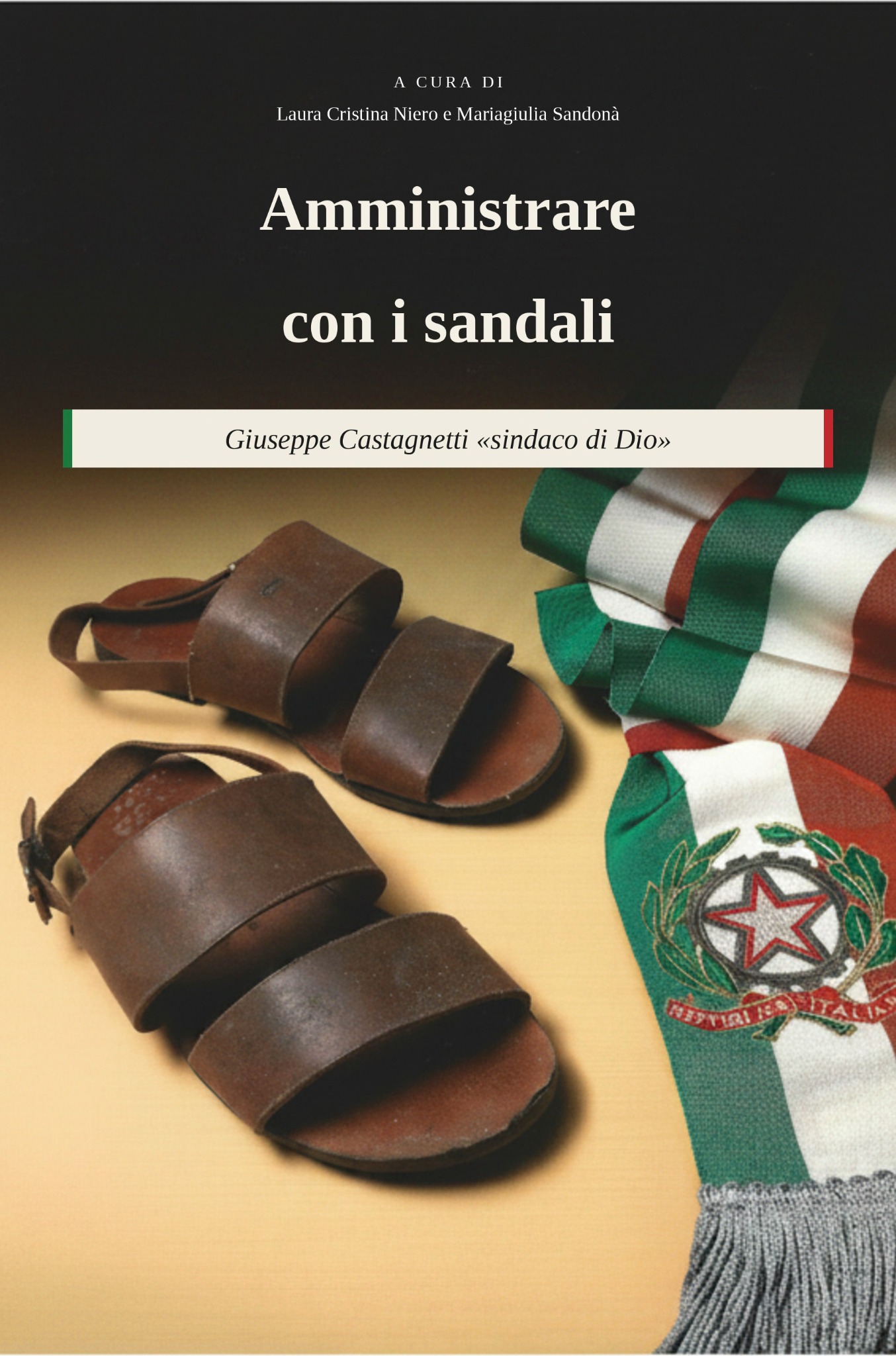 Copertina di Amministrare con i sandali